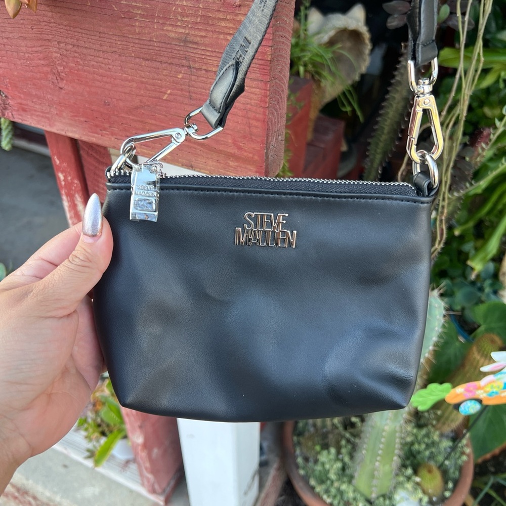 Steve Madden Black Crossbody Bag with Structured Design